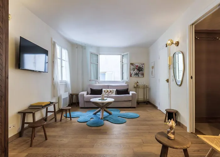 Chic Old Town Apartment